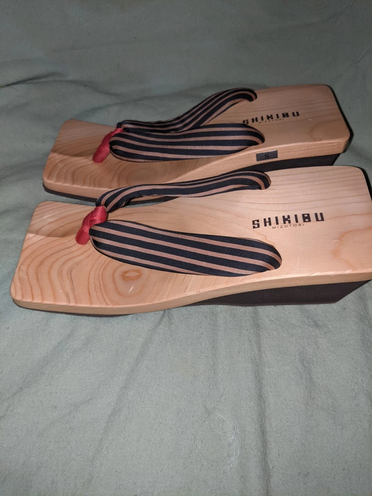 Mizutori Shikibu Modern Style Geta Sandal Red/Navy S.