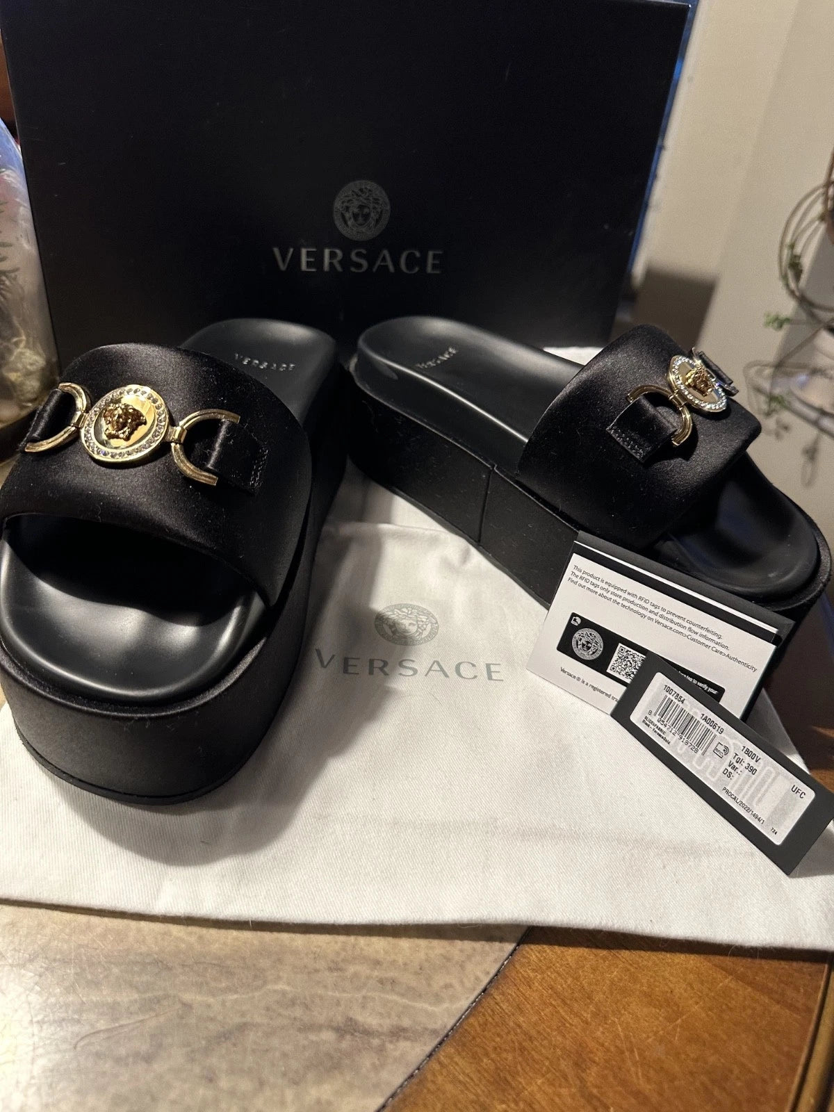Black VERSACE MEDUSA '95 BIGGIE Platform Slide Sandal Sz 9 SOLD OUT EXCELLENT