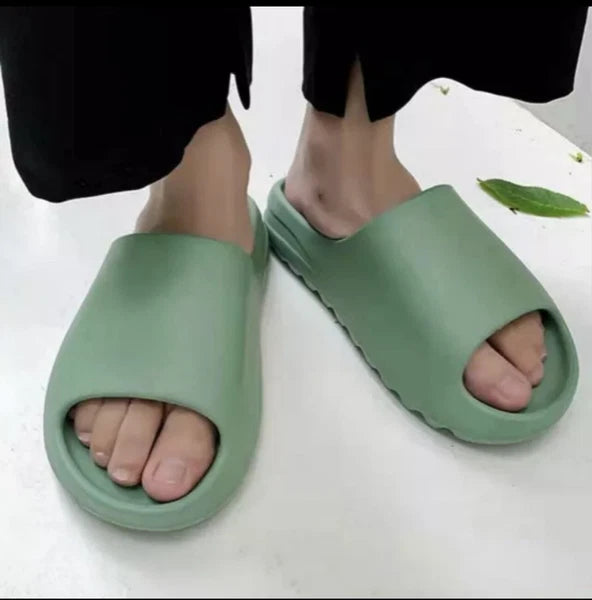 Fashion Slides Men Size 10-11 US Adult Thick Cushioned Bottom Slippers Green