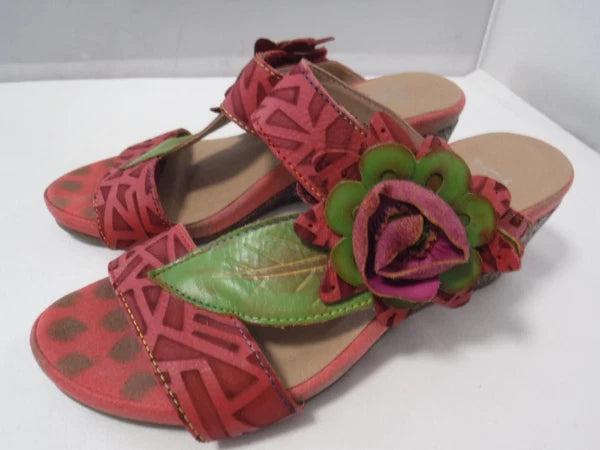 L’artiste By Spring Shayla Wedge Sandal Size 39 / 8.5 Red Green Floral Appliqué