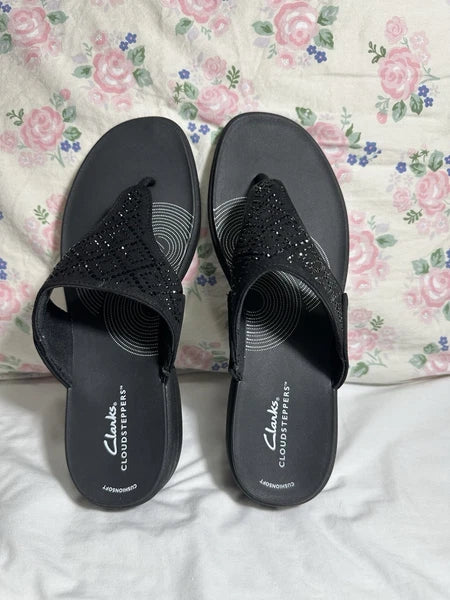 Clarks Women's Black Sandals flip flop style women size 10 New without tag