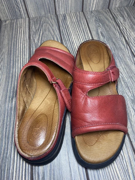 ARIAT Women’s Sandals Size:6.5B Style# 94160 Red Leather Open Toe Slides Sandals