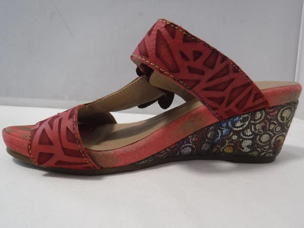 L’artiste By Spring Shayla Wedge Sandal Size 39 / 8.5 Red Green Floral Appliqué