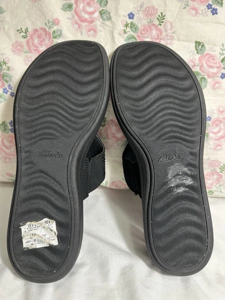 Clarks Women's Black Sandals flip flop style women size 10 New without tag
