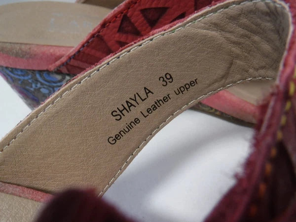 L’artiste By Spring Shayla Wedge Sandal Size 39 / 8.5 Red Green Floral Appliqué