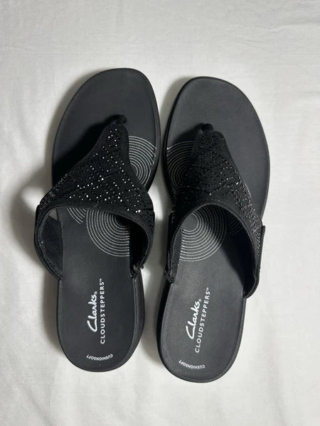 Clarks Women's Black Sandals flip flop style women size 10 New without tag