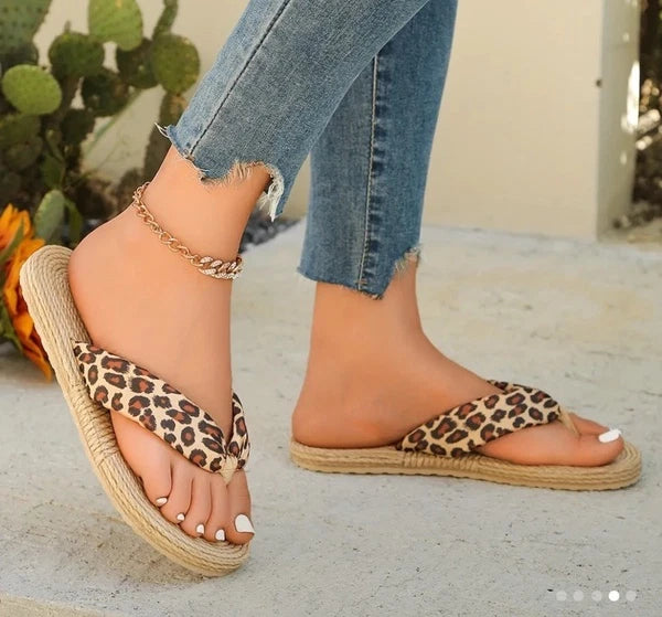 Flip Flops Leopard Print Size 7 Woman’s sandals Flip Flops Comfortable Fashion