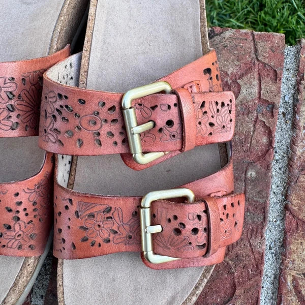 Earth Antigua 6.5 Wide Sun Orange Leather Floral Cutout Buckle Slide Sandals NEW