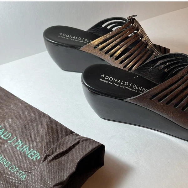 Donald Pliner Women's Bronze Metallic Leather Wedge Slide Sandals 8.5M Chaya
